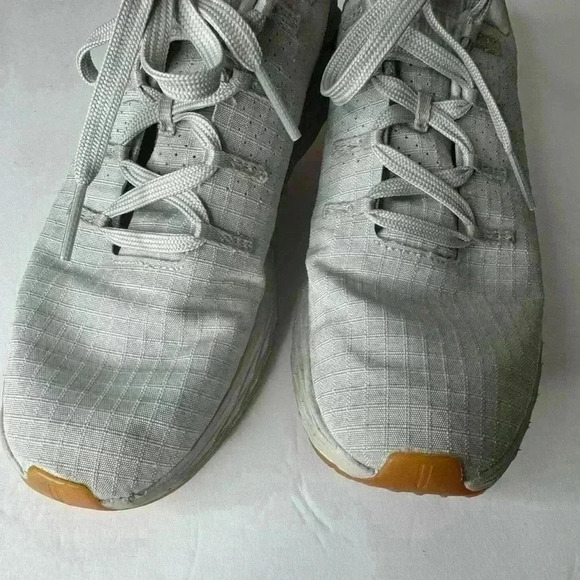 NOBULL Light Grey tennis shoes, size 9M. - Picture 8 of 8